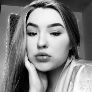 Meet your Posher, Lizzie